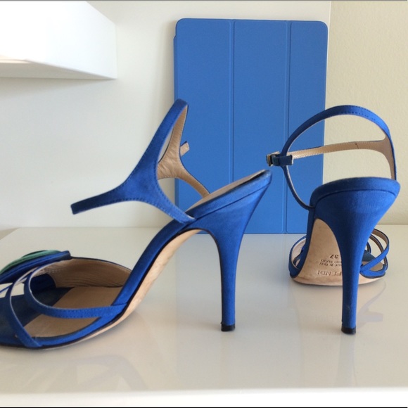 Authentic Fendi - Picture 2 of 4